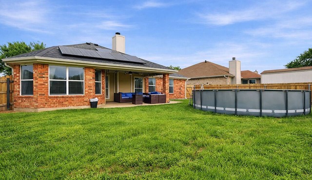 Killeen Retreat House w/Pool Patio, Sleeps 12, BBQ Grill