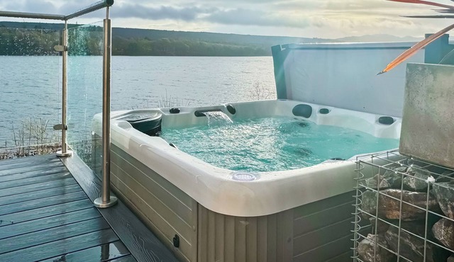 Kimcraigan Lodge is located with uninterrupted views on the banks of Loch Ness.