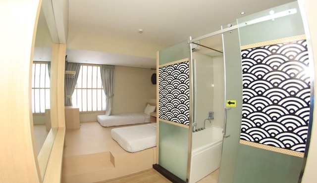 Kimono Hotel