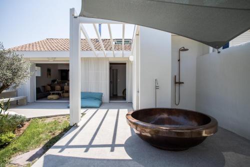 Kindahouse