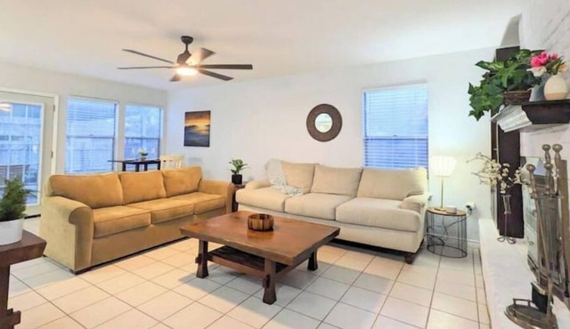 KING BED-4 BR-Close to everything-A Lot of Space!