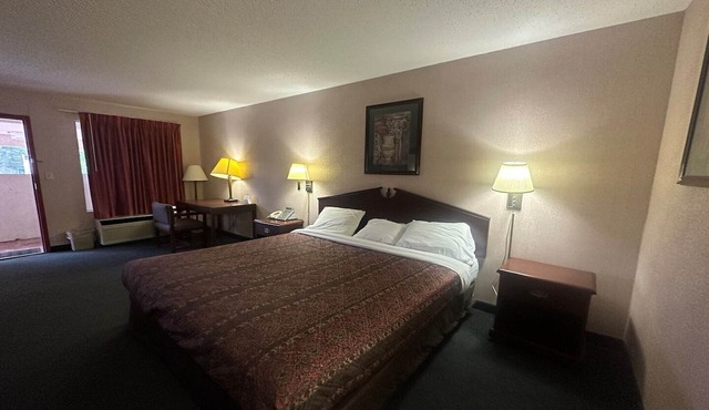 King Bed|Non-Smoking