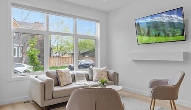 King Bed | Ping Pong | 3BR | Garage| AC | Backyard