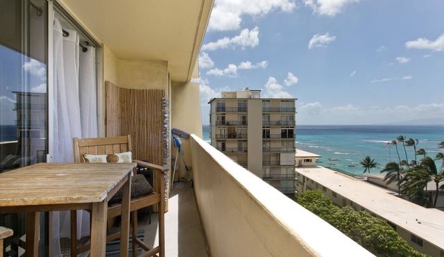 👁‍🗨KING Bed- Private-Lanai 〰 Pacific Ocean-View Studio w/Full-Kitchen