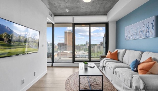King Bed |Skyline Views | Gym | 5 mins to Dome