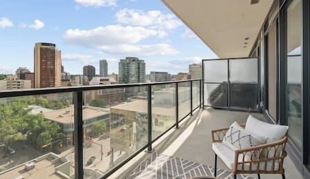King Bed |Skyline Views | Gym | 5 mins to Dome