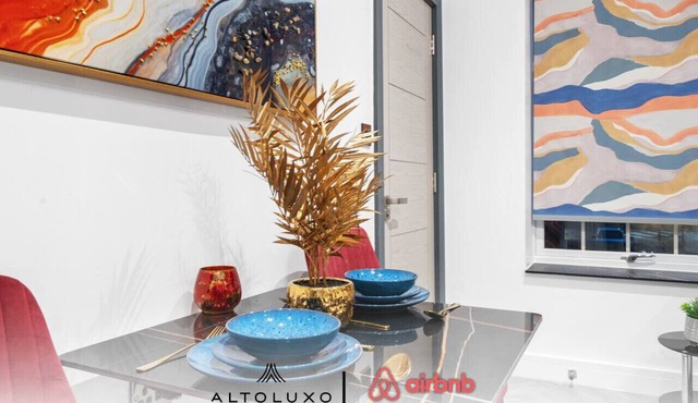 King|Ensuite|Modern|Cosy|Fast-Wifi|OnStreetParking