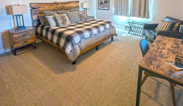 King Guest Suite with Private Bath