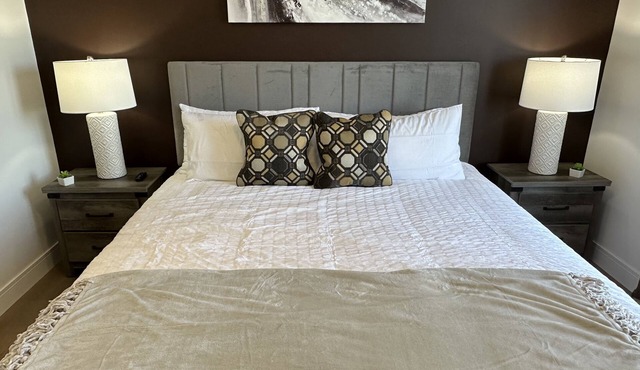 King | Kid & Pet Friendly | W/D | Gym | 300 Wi-Fi