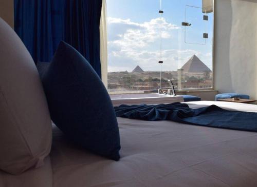 King pharaonic pyramids