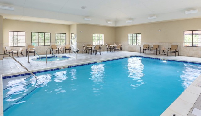 King Studio | Free Breakfast, Shared Hot Tub, Pool
