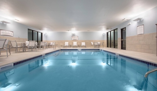 King Suite at Staybridge | FREE Daily Breakfast Included
