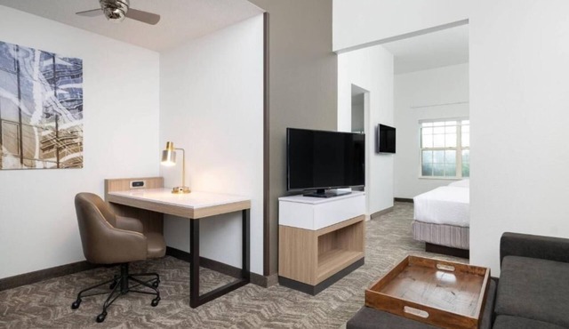 King Suite | SpringHill Suites | Historic Triangle, W&M, Golf
