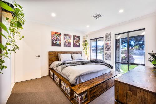 King Suite with Private Ensuite