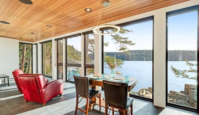 Kingfisher Cove Hideaway
