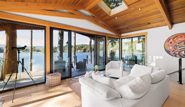 Kingfisher Manor