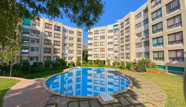 kings Apartment with pool