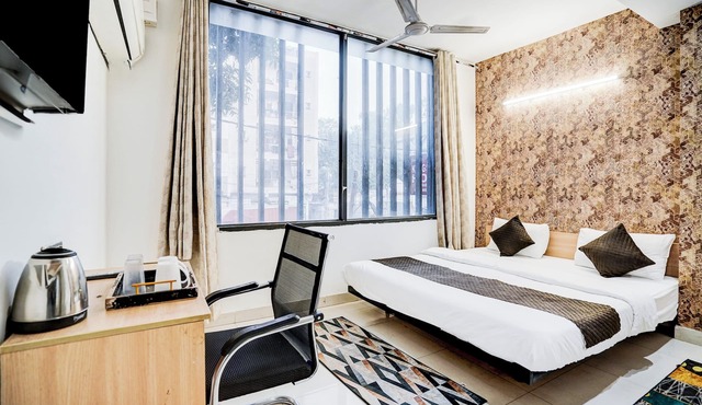 KINGS COURT HOTEL