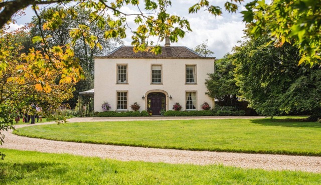 Kingscote Park House - sleeps 19 guests in 9 bedrooms