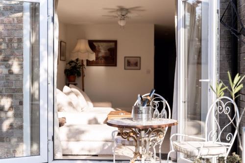 Kingsway Apartment