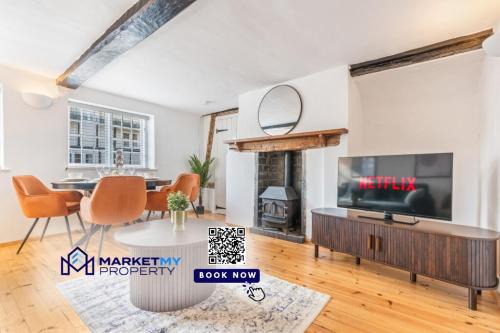 Kingswood Cottage - Grade II with Detached Unit & Parking