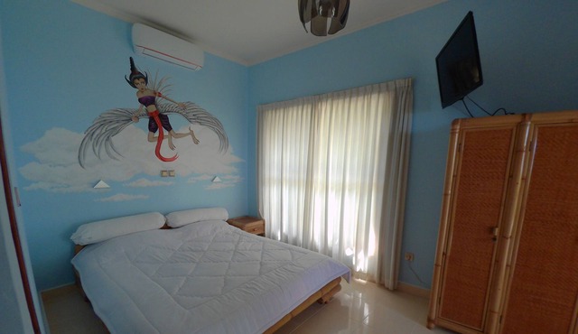 Kinnari Bungalow - Absolute beachfront in Northern Bali