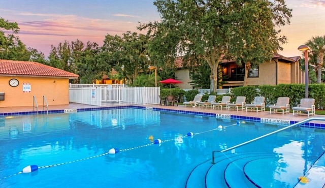 Kissimmee | Easy Golf Retreat | Pool + Golf