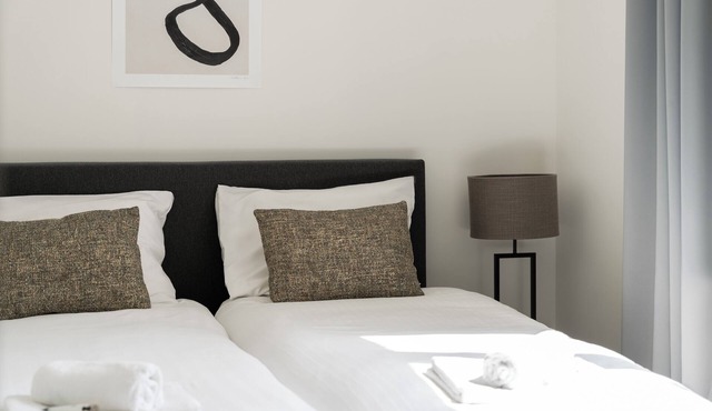 Kitchen, bathroom, garden, paid street parking, family friendly