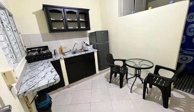 Kitchenette 5 min From beach!