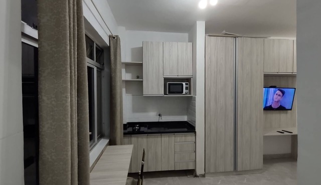 Kitchenette Aconchegante no Centro de Curitiba. Ótimo Custo-benefício!