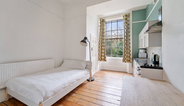 Kitchenette Double Room with Shared Bathroom