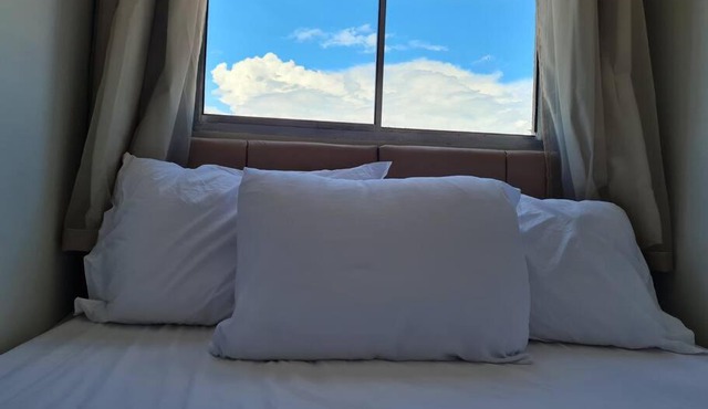 Kitnet 306 centro, com linda vista janela, tv smart