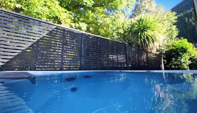 - Kiwi Batch - Easy Walk To Town - Hot Tub -