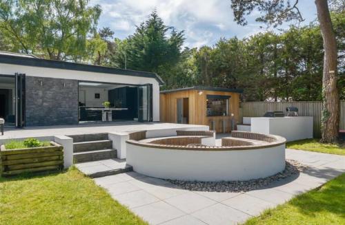 Kiwi Pines forest retreat!