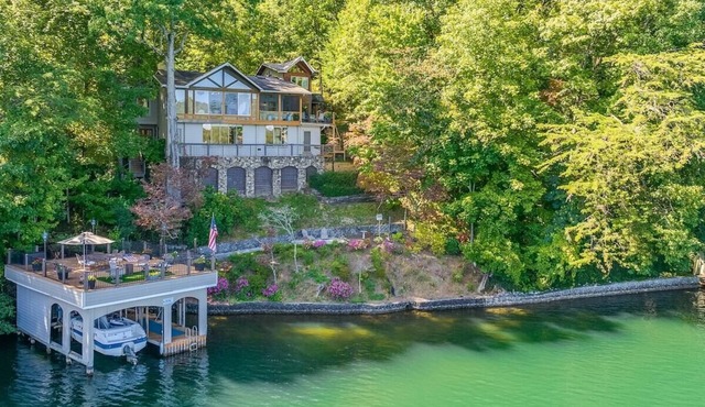Knot Done | Luxurious Lakefront Lodge
