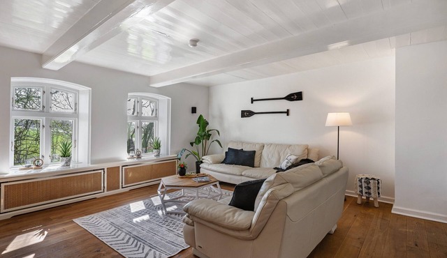 Knutzenswarft - Holiday Apartment "Deichgraf" with Panoramic Views