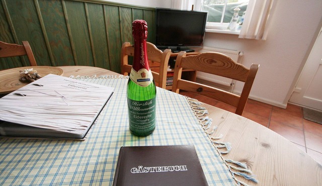 Komf. Apartment, 5 pers., 3 bedrooms, 2 bathrooms, near Sankt Peter-O. , right on the dike