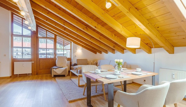 Komfortable Zwei-Raumwohnung mit Balkon