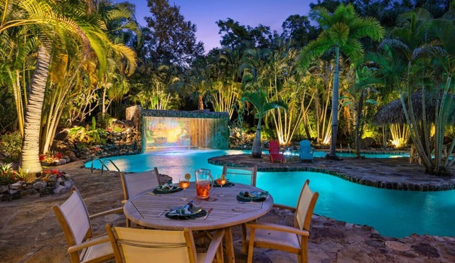 Kon-Tiki Falls: Jupiter`s Exclusive Private Resort!