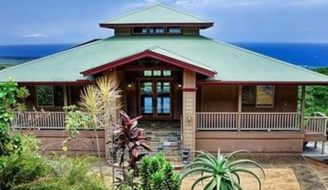 Kona Palace in Captain Cook