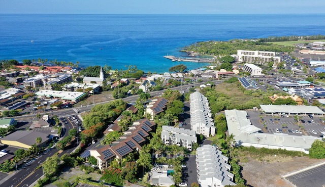 Kona · Pool/Hot Tub/Beach access/AC/Baby friendly
