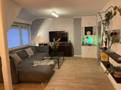 Konfortable Wohnung mit Balkon und Gartenblick