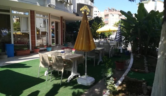 Konyaaltı da denize Sıfır elit prestij otel