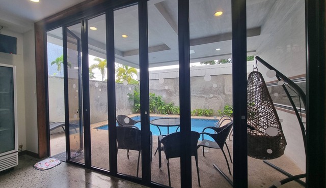 KOREGON POOL VILLAS