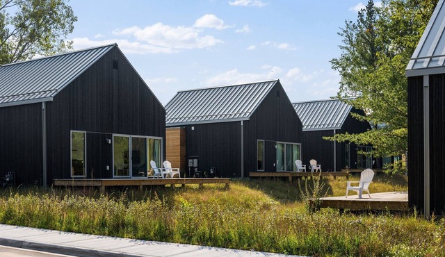 KOTI 6 (Two Bedroom) Traverse City's Scandinavian Cabins, vacation home on TART & mins to Traverse C.