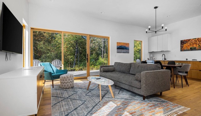 KOTI 7 (Two Bedroom) Traverse City's Scandinavian Cabins, vacation home on TART & mins to Traverse C.