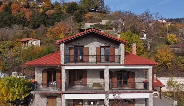 Koukouvistahouse