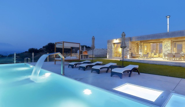 Kouros n' Kori Villas | 4 bedrooms | 4 bathrooms | sleeps 12