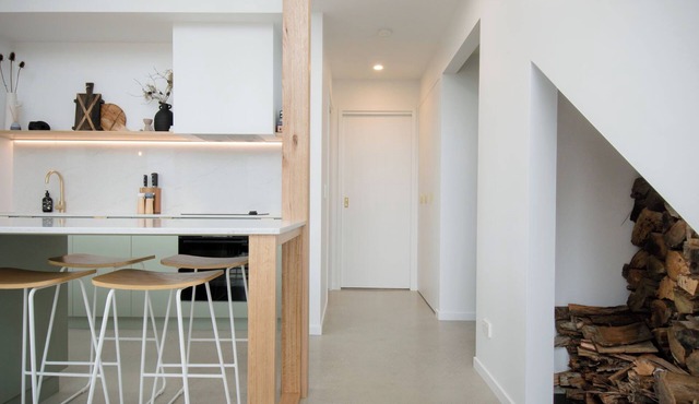 Koze Haus: Blissful Barn by the River