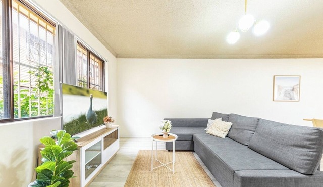 KozyGuru | Cabramatta | Spacious 3BR Townhouse